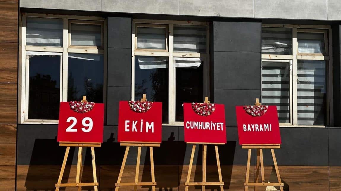 OKULUMUZDA 29 EKİM CUMHURİYET BAYRAMI COŞKUSU...